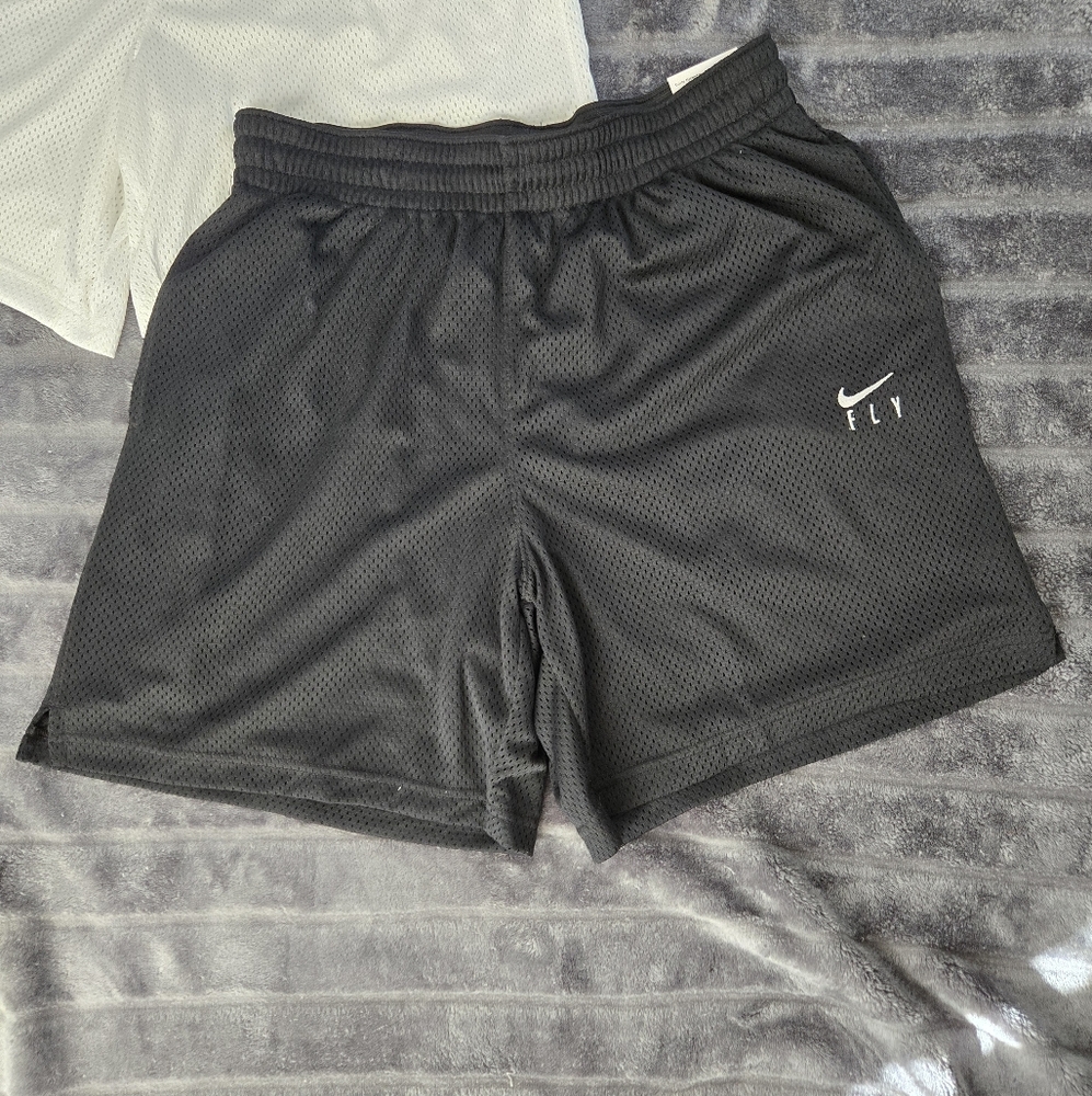 Nike Men's Basketball Shorts Bundle; One White and One Black Pair Size Medium - Picture 3 of 7